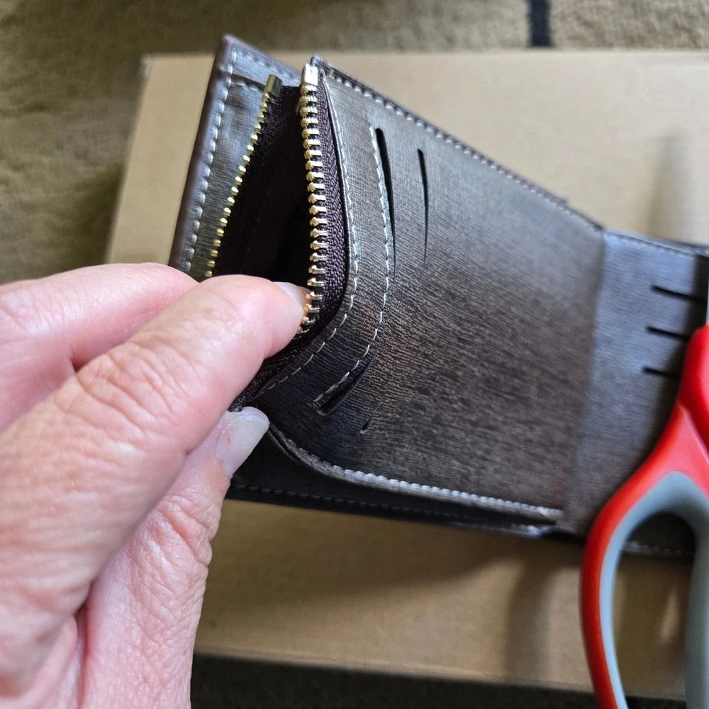 Mens Brown Honeycomb Embossed Bifold Wallet with ID Window and Zipper Pocket